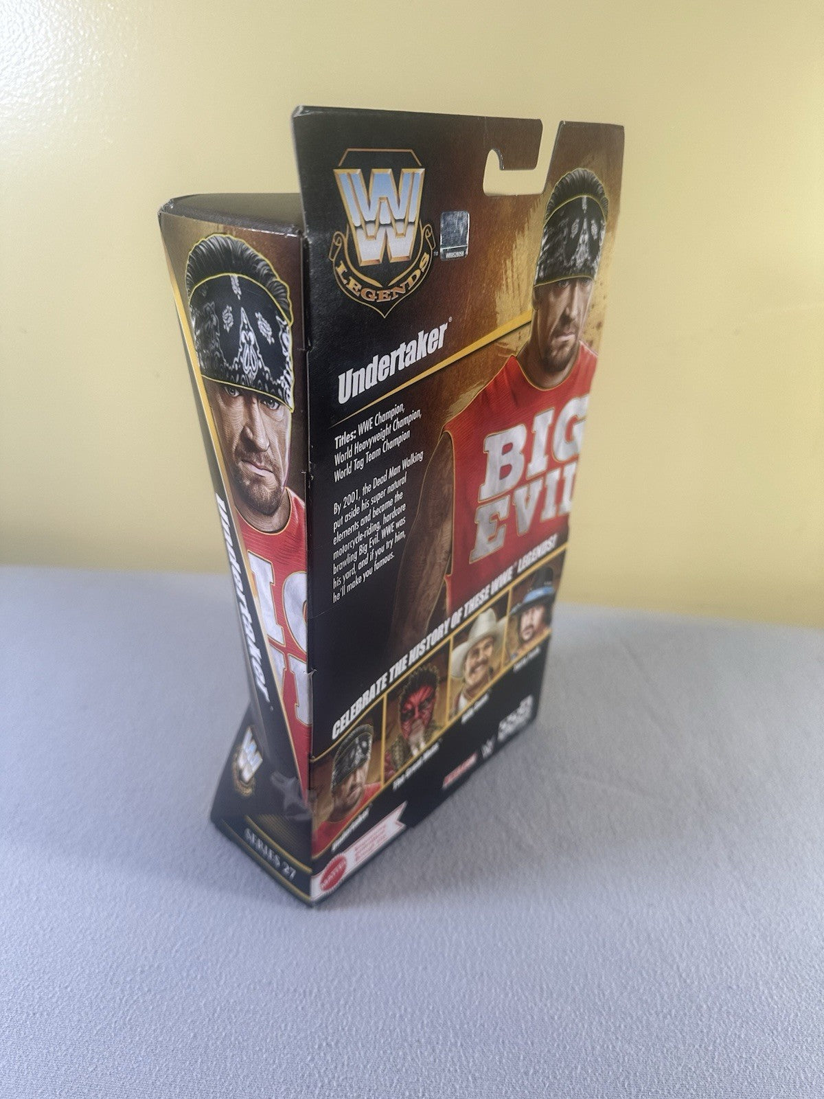 WWE LEGENDS Elite Collection: UNDERTAKER  Series 27 - Red Big Evil Shirt (NEW)