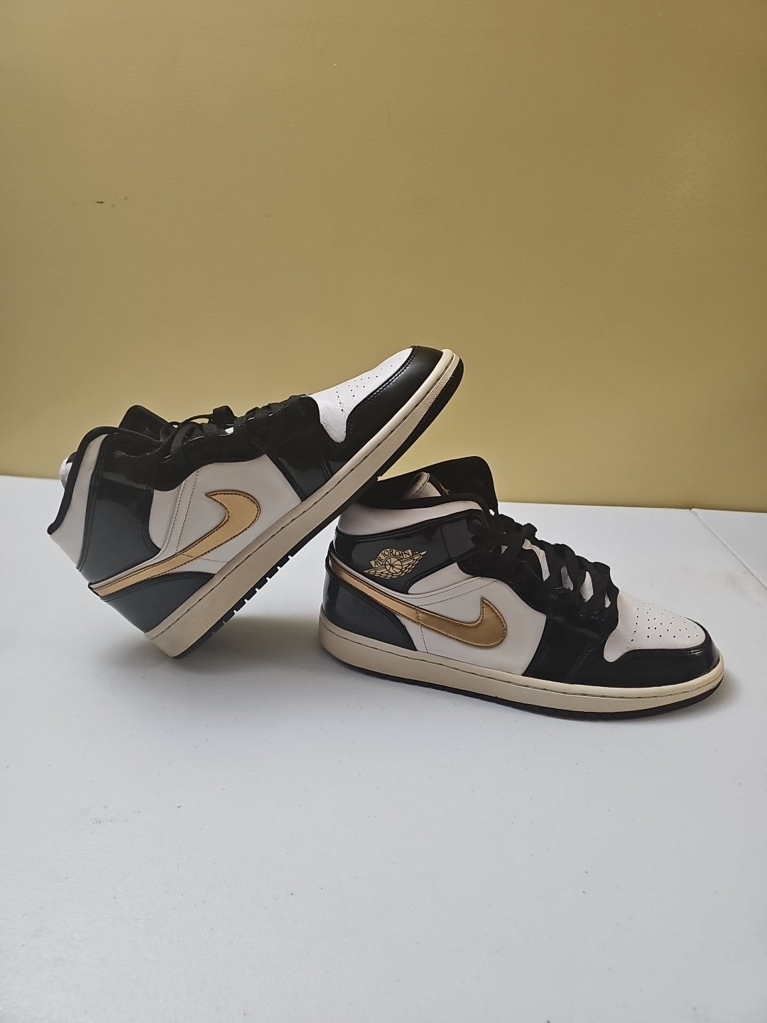 RARE 🚀 Nike Air Jordan 1 Mid SE Patent Black Gold Medal 852542-007 Size 12 Men