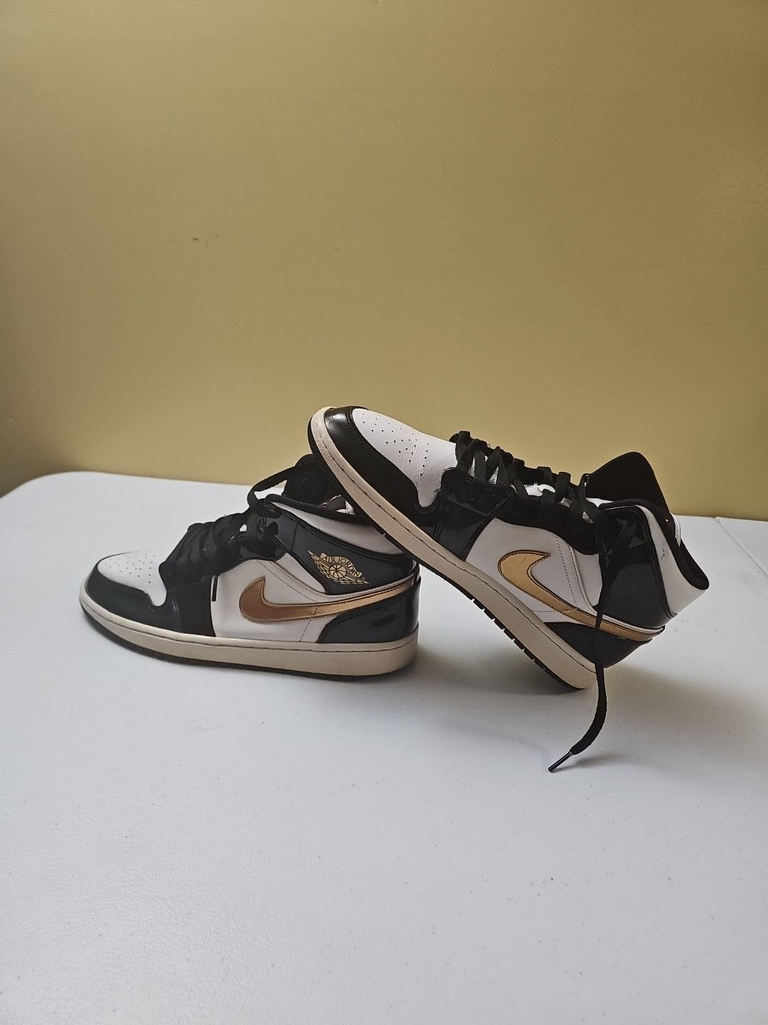 RARE 🚀 Nike Air Jordan 1 Mid SE Patent Black Gold Medal 852542-007 Size 12 Men