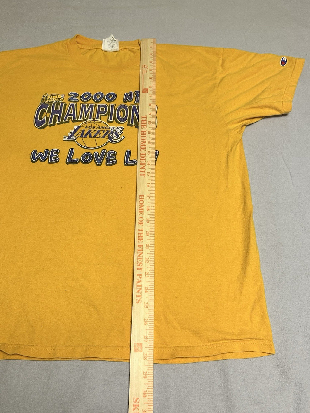 Vintage Los Angeles Lakers T-Shirt Adult XL Yellow NBA Champions 2000 Kobe Shaq