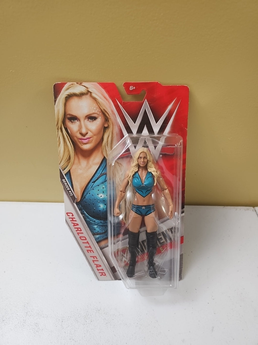 WWE Mattel Charlotte Flair Basic Series 71 Action Figure GREAT SHAPE