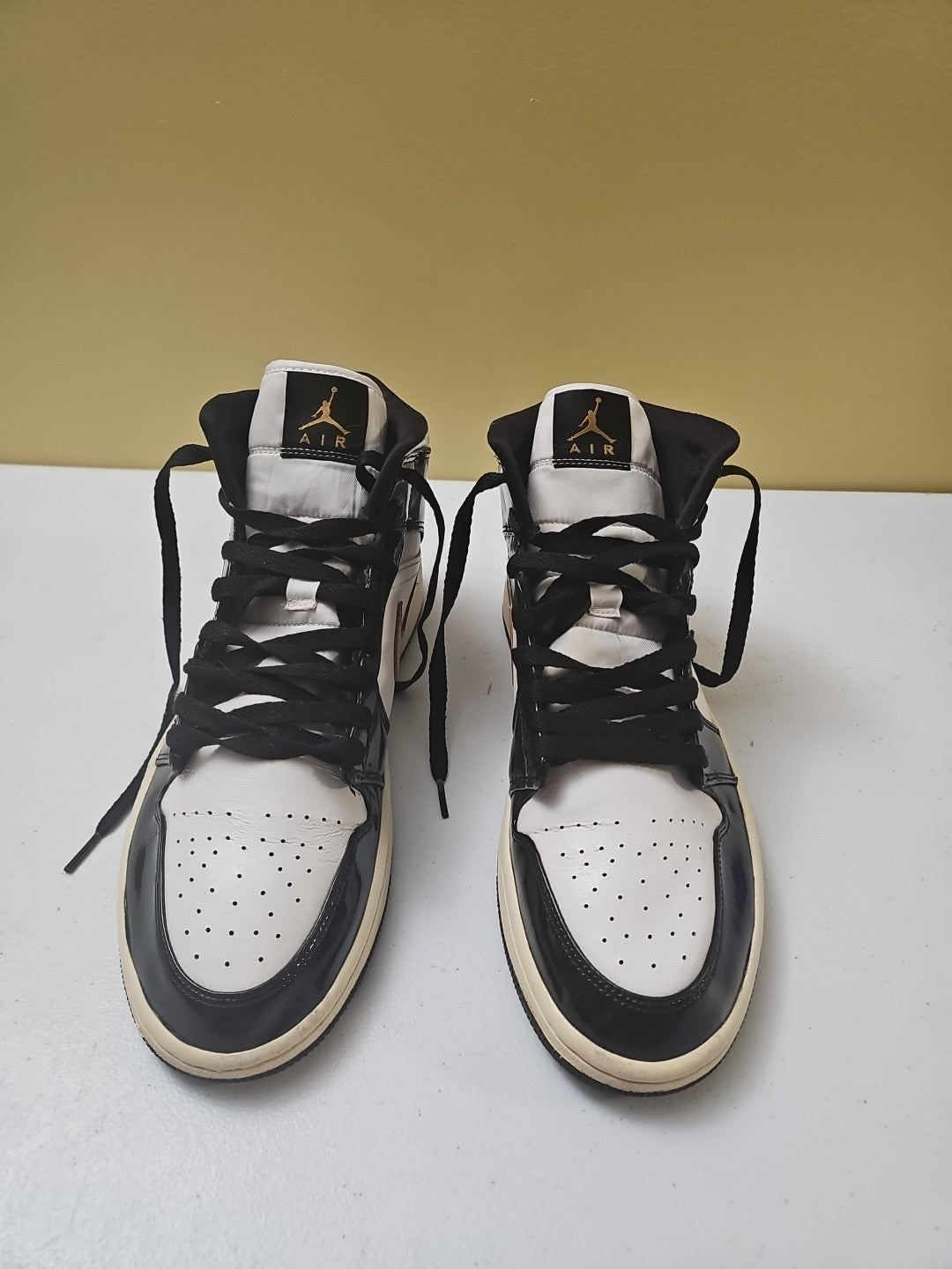 RARE 🚀 Nike Air Jordan 1 Mid SE Patent Black Gold Medal 852542-007 Size 12 Men