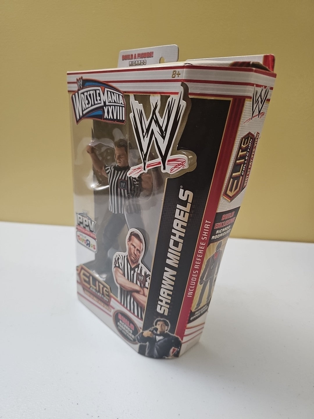 WWE Elite PPV Wrestlemania 28 HBK SHAWN MICHAELS REFEREE Toys R Us Exclusive NEW