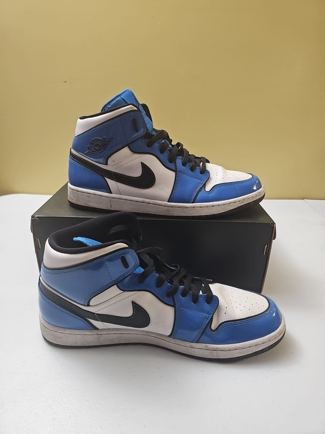 Size 13 - Air Jordan 1 SE Mid Signal Blue