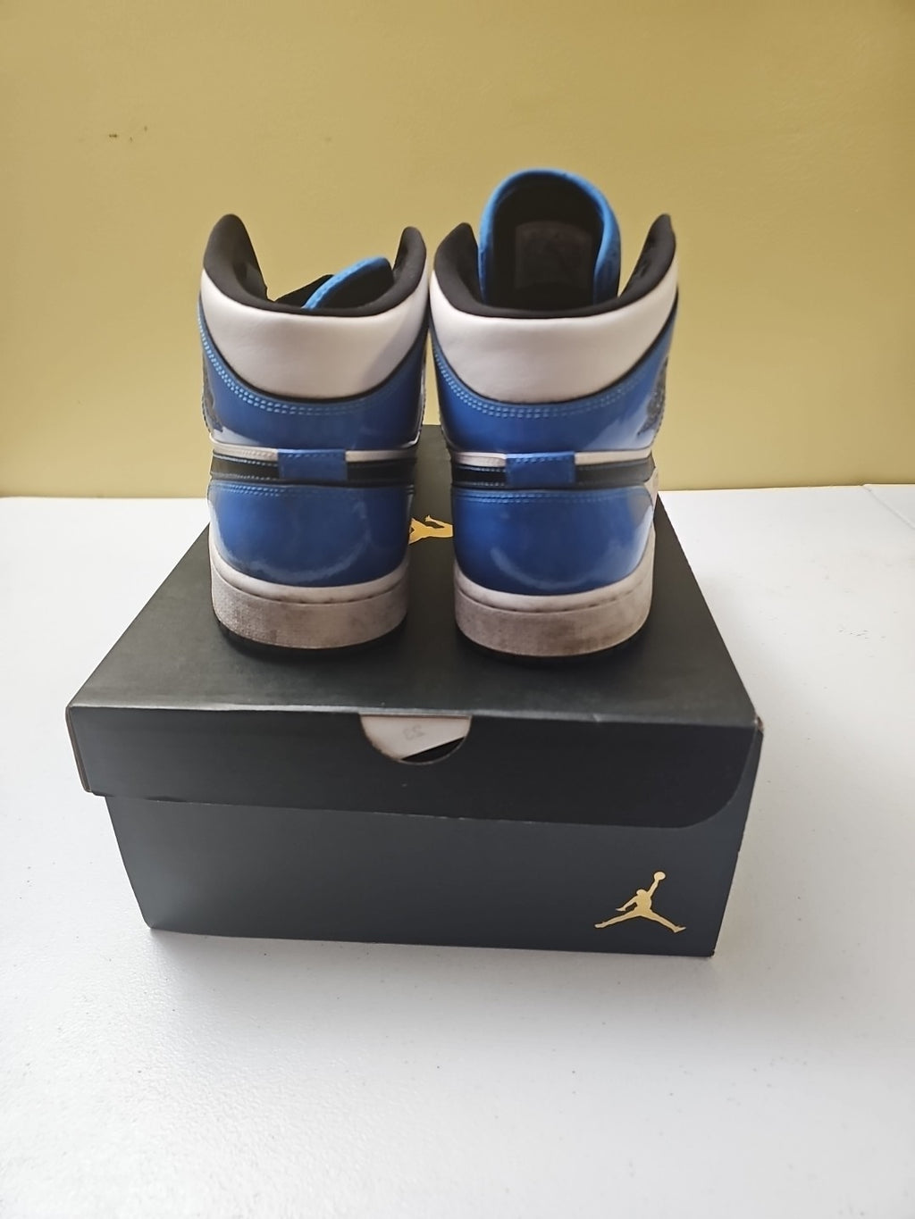 Size 13 - Air Jordan 1 SE Mid Signal Blue