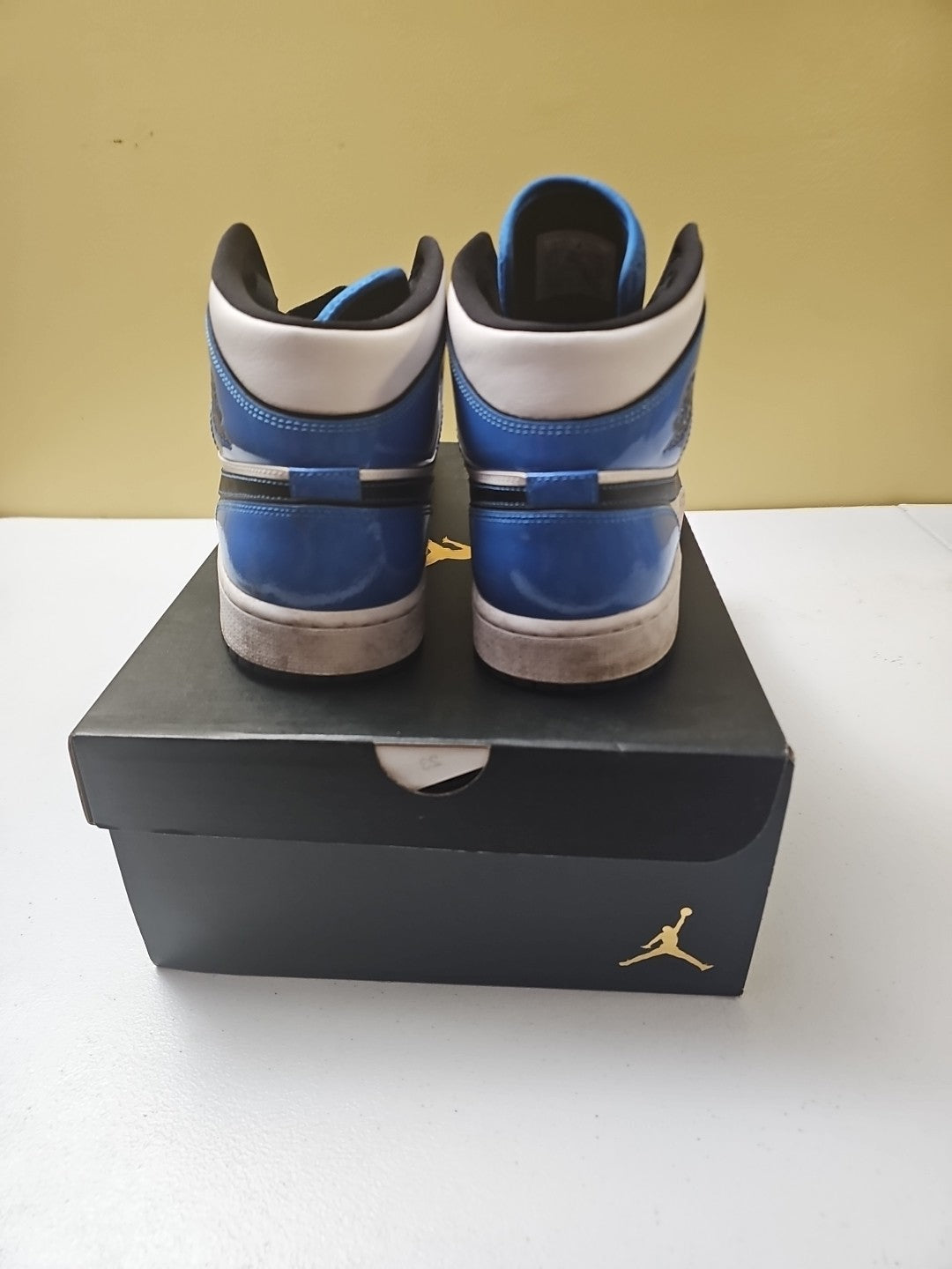 Size 13 - Air Jordan 1 SE Mid Signal Blue
