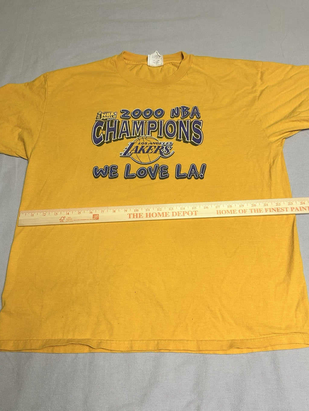 Vintage Los Angeles Lakers T-Shirt Adult XL Yellow NBA Champions 2000 Kobe Shaq